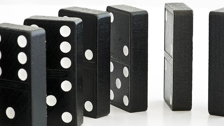 Image domino pieces © Robert Müller